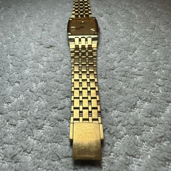 Vintage Seiko Tank Quartz Men's Watch, Champagne Dial with Gold Band